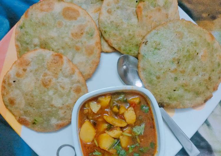 Hari matar ki kachori