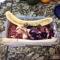 A picture of Yogourt Banana Split.