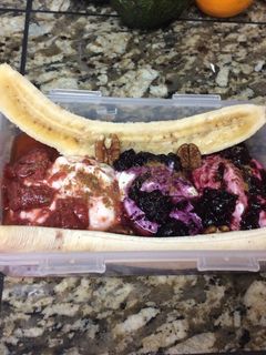 A picture of Yogourt Banana Split.
