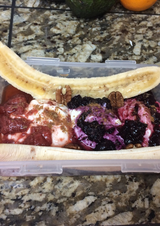 A picture of Yogourt Banana Split.