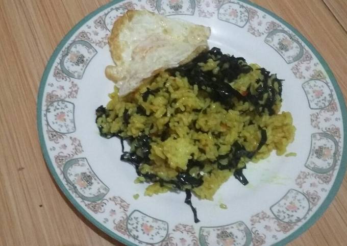 Resep: Noni fried rice and fried egg Yang Mudah