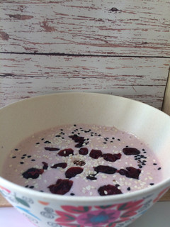 Una foto de Pinky Maca Smoothie Bowl