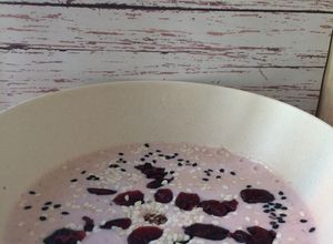 Una foto de Pinky Maca Smoothie Bowl