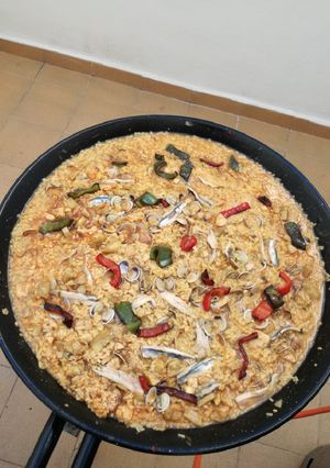 Una foto de Paella mar y tierra
