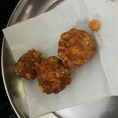 A picture of Cheese corn paper balls.