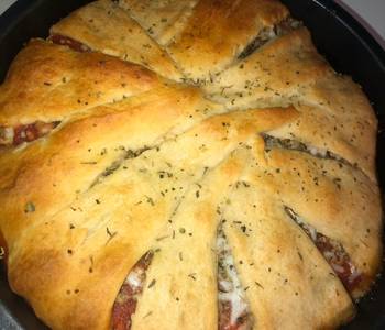 New Recipe Crescent roll Pizza ring Very Delicious