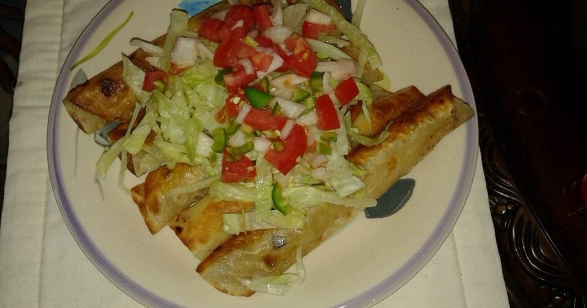 Flautas de harina vegetarianas Receta de Elsapaty Solorio Cookpad