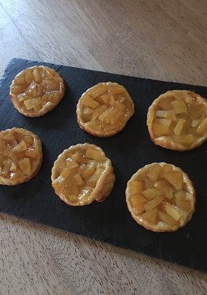 Une photo de Mini tartelettes tatin