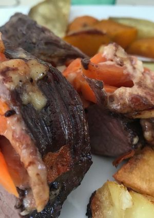 Una foto de Colita de cuadril al horno rellena
