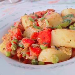 A picture of Aloo Matar gajar.