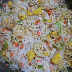 A picture of Chicken Chinese Rice.