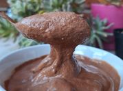 Una foto de banana y cacao amargo