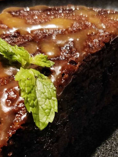 गुड़ का केरेम लाइज्ड मड केक (gur ka caramelized mud cake recipe in hindi) रेसिपी मुख्य फोटो
