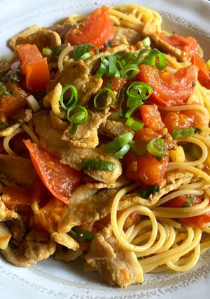 A picture of Curry Flavoured Pork & Tomato Spaghetti.