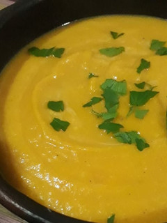 Una foto de Sopa crema de calabaza (vegana)