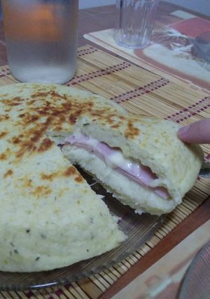 Una foto de Tortilla-puré. Rellena