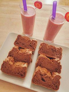 Una foto de Bizcocho y batido fitness