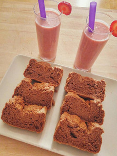 Una foto de Bizcocho y batido fitness