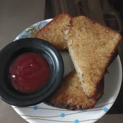 A picture of Bread pakoda.