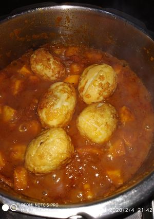 A picture of Egg apple curry.