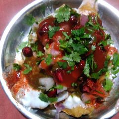 A picture of Samosa chat.