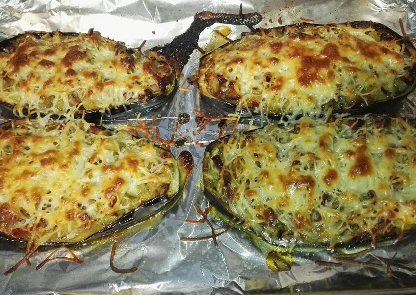 Berenjena rellena de verduras y beicon