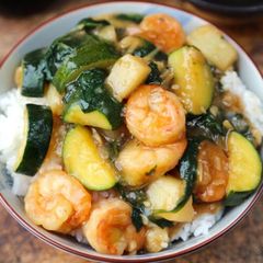 Shrimp Ankake Donburi(with zucchini and potatoes) A picture of Shrimp Ankake Donburi(with zucchini and potatoes).
