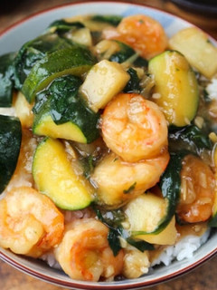 A picture of Shrimp Ankake Donburi(with zucchini and potatoes).