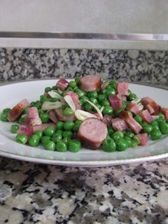 Una foto de Guisantes con jamón