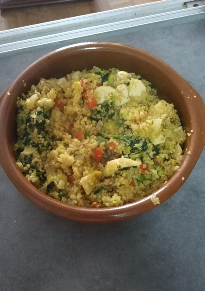 Una foto de Quinoa con pollo y verdura
