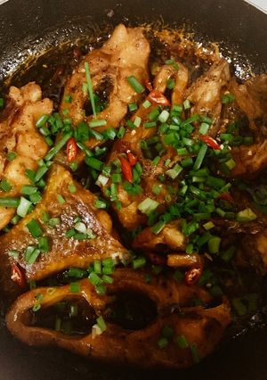 Hình của món Cá điêu hồng kho tiêu.