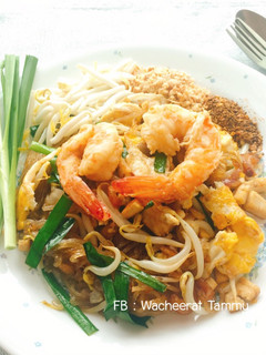 A picture of Pad Thai with Shrimp.