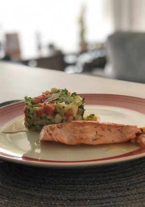 Una foto de Ensalada de brócoli, pimiento y manzana