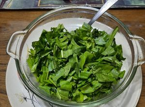 Una foto de Ensalada de radicheta con ajo