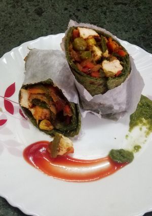 A picture of Palak veg roll (with the goodness of spinach)[ HEALTHY, DELICIOUS AND NUTRIOUS ].