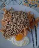 Anguriñas con huevo y patatas fritas