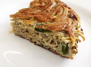 Una foto de Tortilla de tallarines