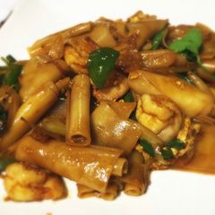 A picture of Drunken noodle (shrimp).