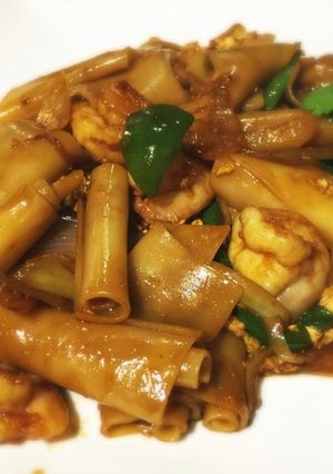 A picture of Drunken noodle (shrimp).