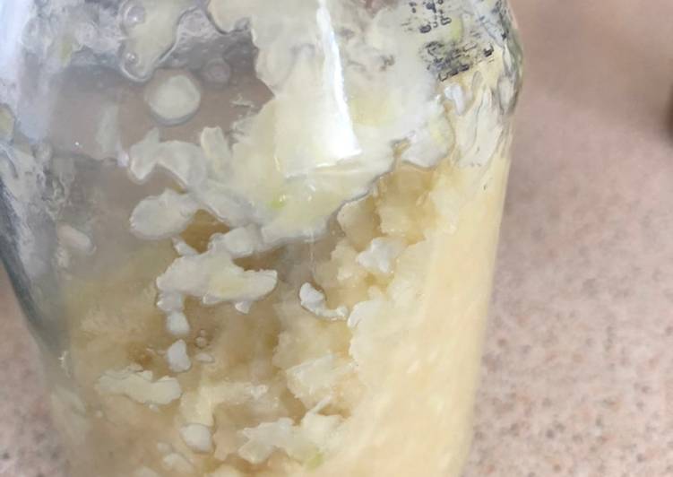 Simple Way to Make Perfect Garlic, preserved in White Wine Vinegar