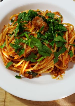 A picture of Sausage and Spinach Spaghetti.