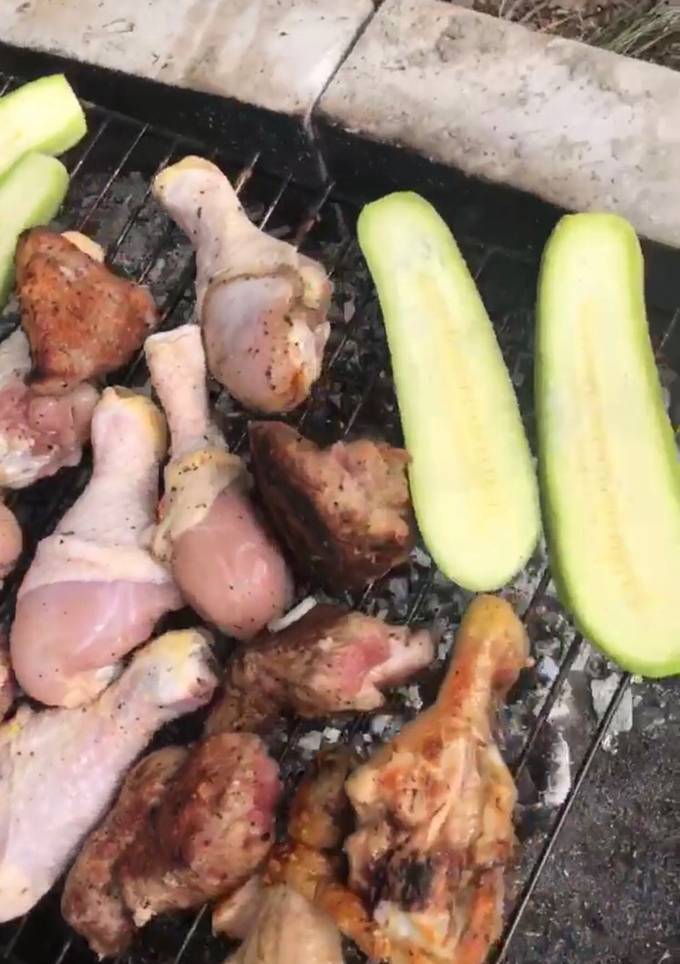 Кабачки на решётке