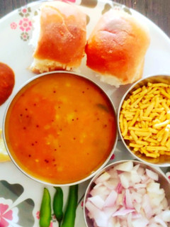 पाव भाजी (pav bhaji recipe in Hindi) रेसिपी मुख्य फोटो