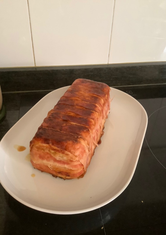 Una foto de Pastel de pollo y bacon