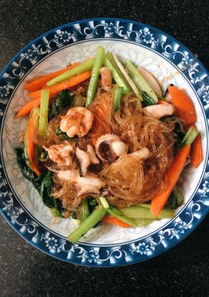 Hình của món Miến xào tôm mực.