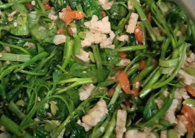 Resep Tumis kangkung tempe pedez, Lezat Sekali