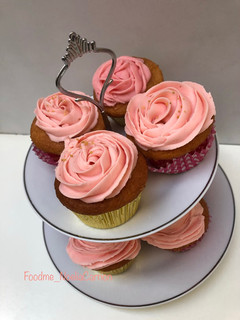 Una foto de 🎀🧁Pink cupcakes 🧁🎀