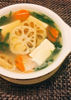 Hình của món Canh Củ Sen Hầm Với Tàu Hủ Nhật.