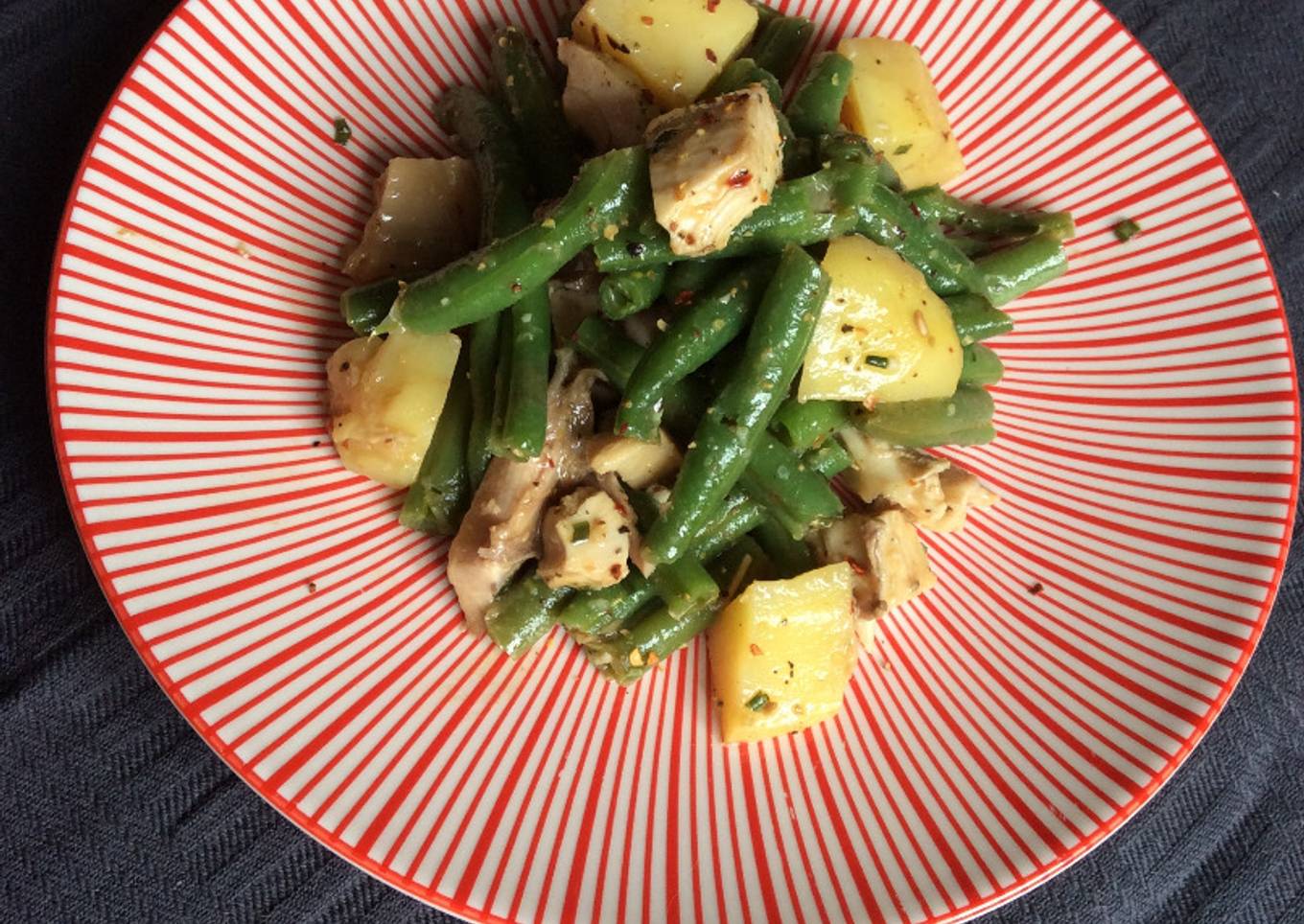 Salade de poulet au haricots verts frais et pommes de terre