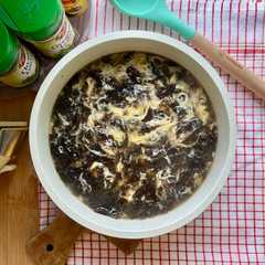 Sup rumput laut dan telur রেসিপির প্রধান ছবি